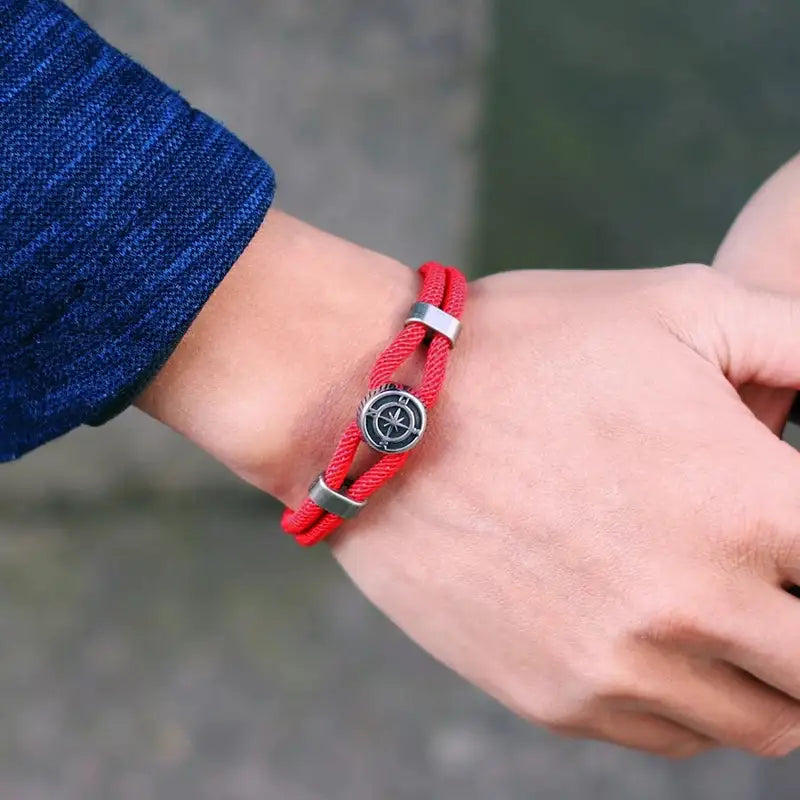 Men Bracelet Rope – Northstar Compass Rope Bracelet in red, worn on the wrist