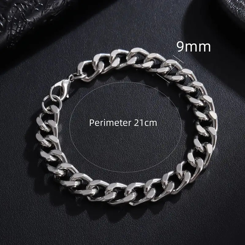 Diagram showing the 9mm Cuban link chain width and 18cm perimeter