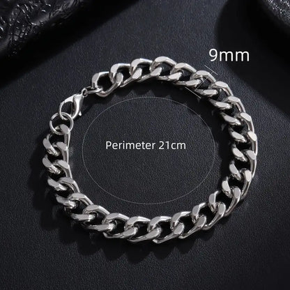 Diagram showing the 9mm Cuban link chain width and 18cm perimeter
