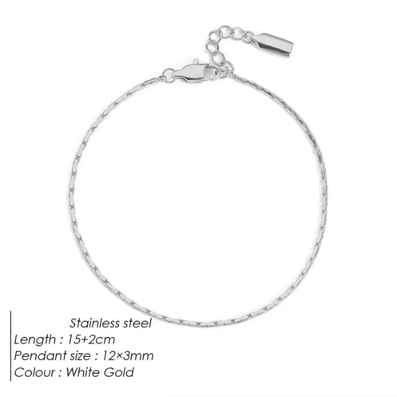 White gold-tone hammered wire chain bracelet laid flat on a white background, labeled Stainless steel, 15+2cm length, 12×3mm pendant size, White Gold colour.