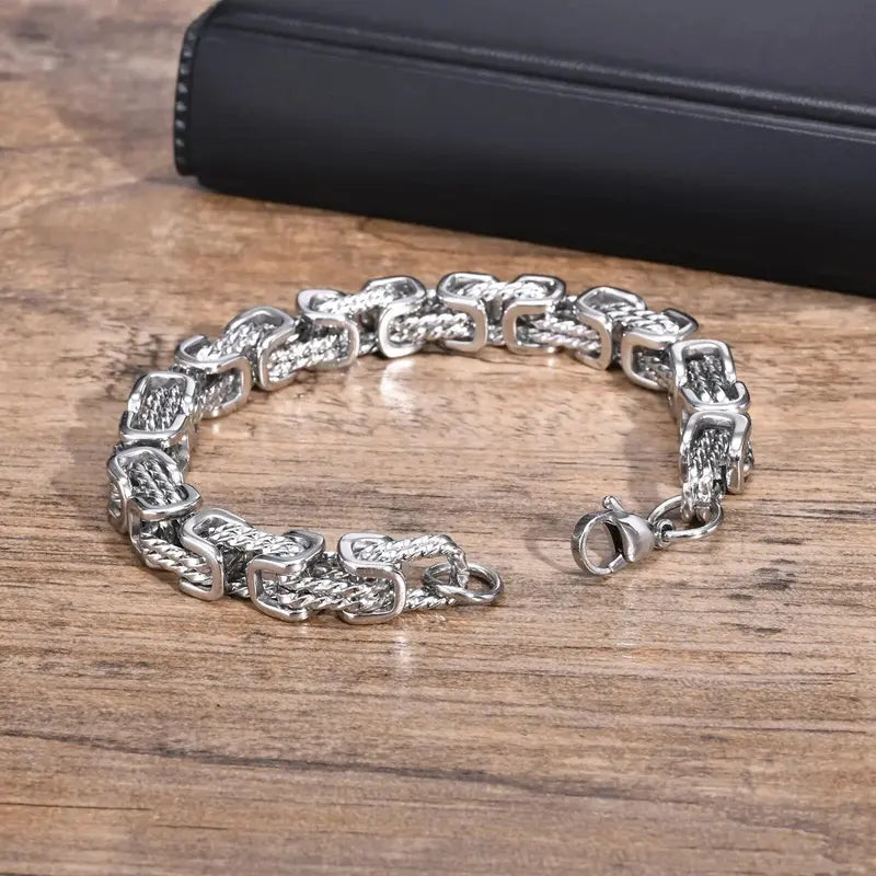 Chunky byzantine link bracelet lobster clasp detail